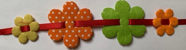 Stoff-Filz Blume Grandiosa, grün mit weissen Tupfen
